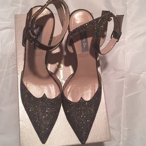Barely worn Sarah Jessica Parker heels.